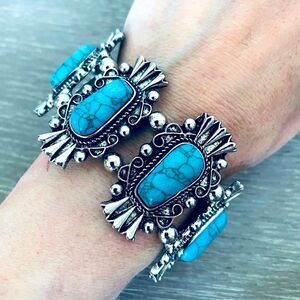 NWT Turquoise Silver Statement Bracelet